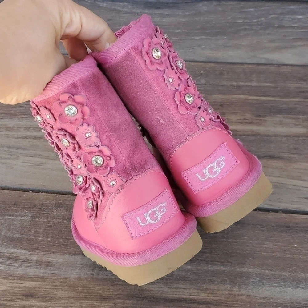Ugg Azalea Kids Girls Classic Short II Ankle Boots Flowers Petal Shoes sz 7